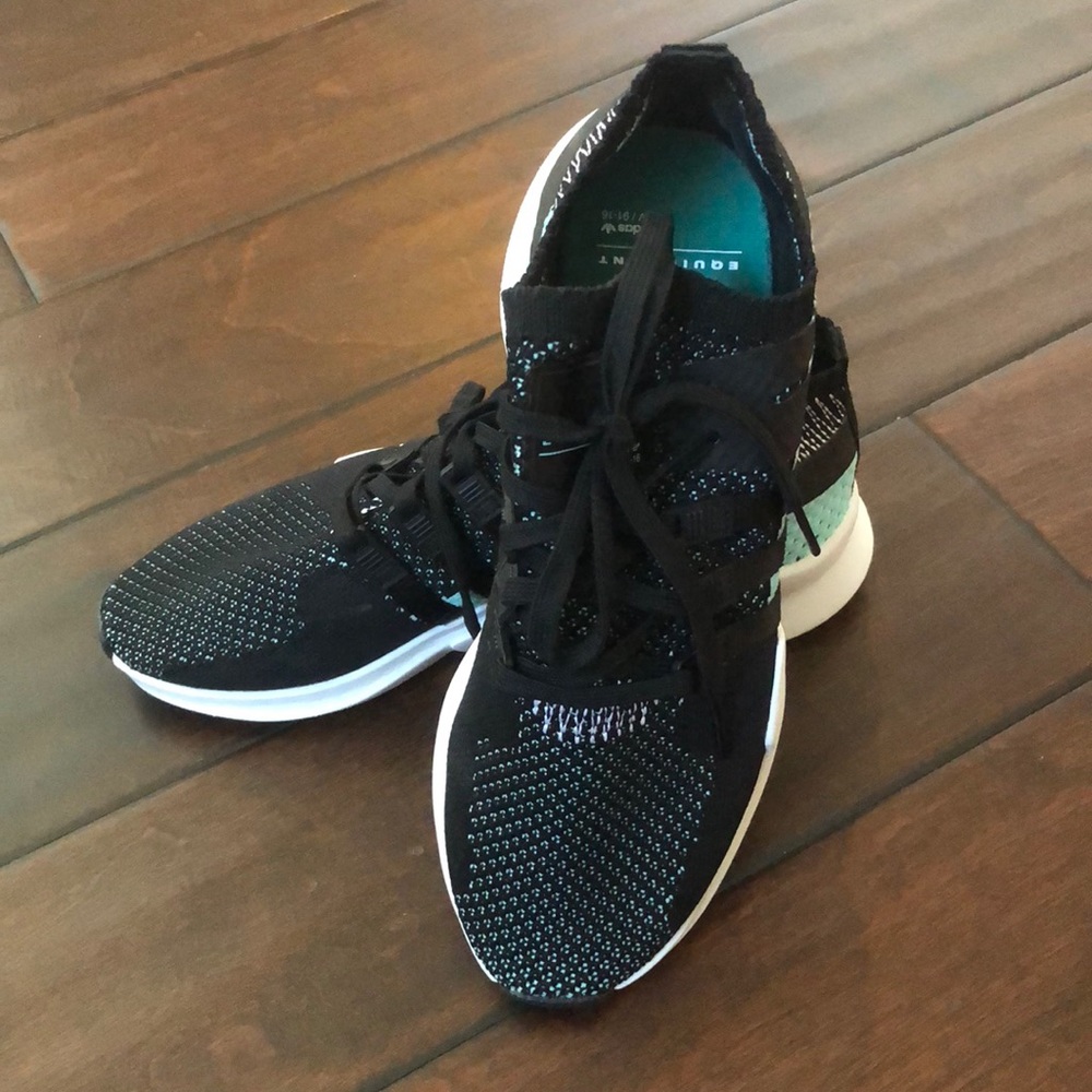 ✨EQT adidas knit - Size 7